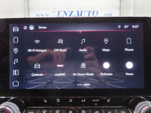 Used 2024 GMC Canyon AT4 image 19