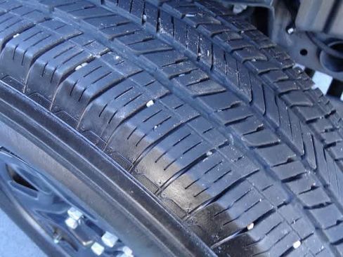 Used 2024 Jeep Gladiator Sport image 24