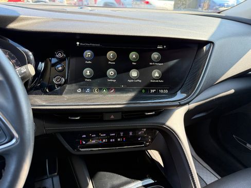 Used 2022 Buick Envision Essence w/ Technology Package II image 32