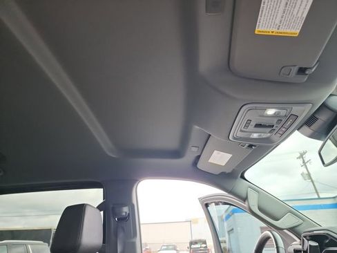 Used 2024 Chevrolet Silverado 3500 LTZ w/ LTZ Convenience Package image 17