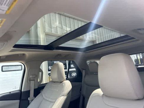 Used 2020 Ford Explorer Platinum w/ Premium Technology Package AWD/4WD image 5