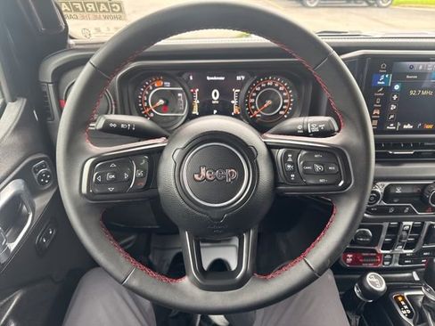 Certified 2025 Jeep Wrangler Unlimited Rubicon AWD/4WD image 17
