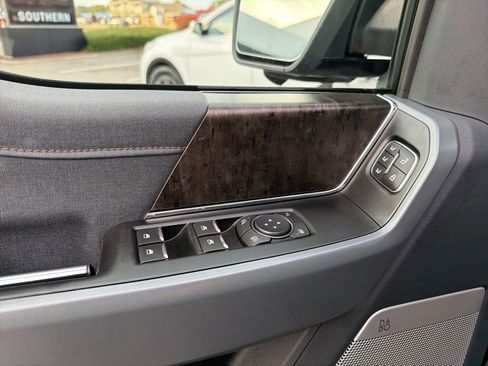 Used 2022 Ford F150 Lightning Lariat image 13