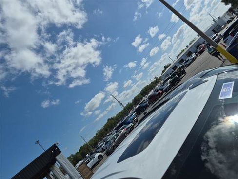 Used 2021 GMC Sierra 1500 AT4 w/ AT4 Value Package AWD/4WD image 11