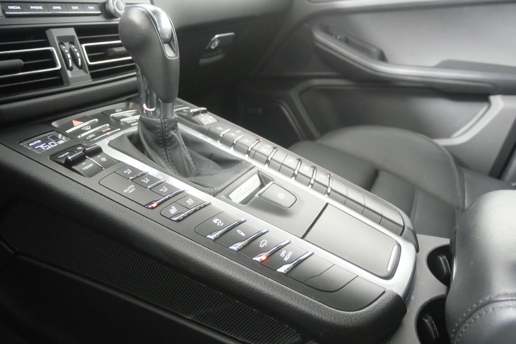 Used 2021 Porsche Macan GTS AWD/4WD image 23