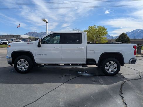Used 2020 Chevrolet Silverado 3500 LTZ AWD/4WD image 2