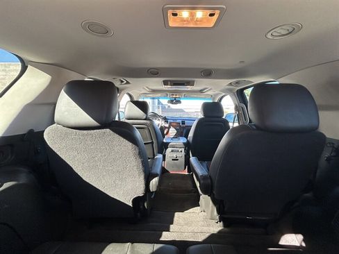 Used 2014 Cadillac Escalade Luxury image 35