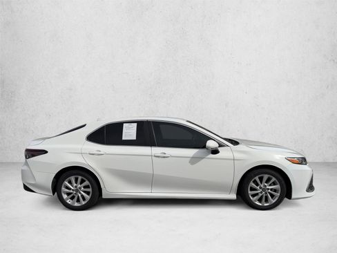 Used 2023 Toyota Camry LE w/ Convenience Package FWD image 4