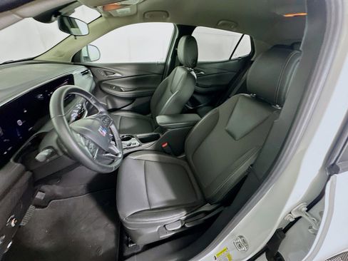 Used 2025 Buick Encore GX Preferred image 13