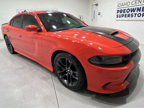 Used 2022 Dodge Charger Scat Pack w/ Plus Group image 2