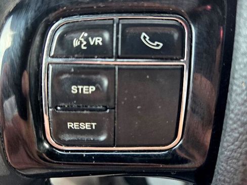 Used 2019 Dodge Grand Caravan SXT image 16