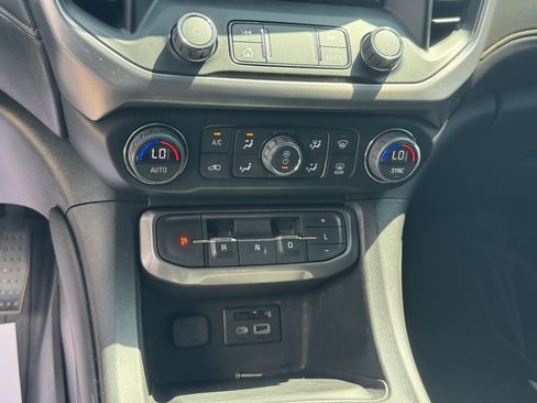 Used 2022 GMC Acadia AT4 AWD/4WD image 32