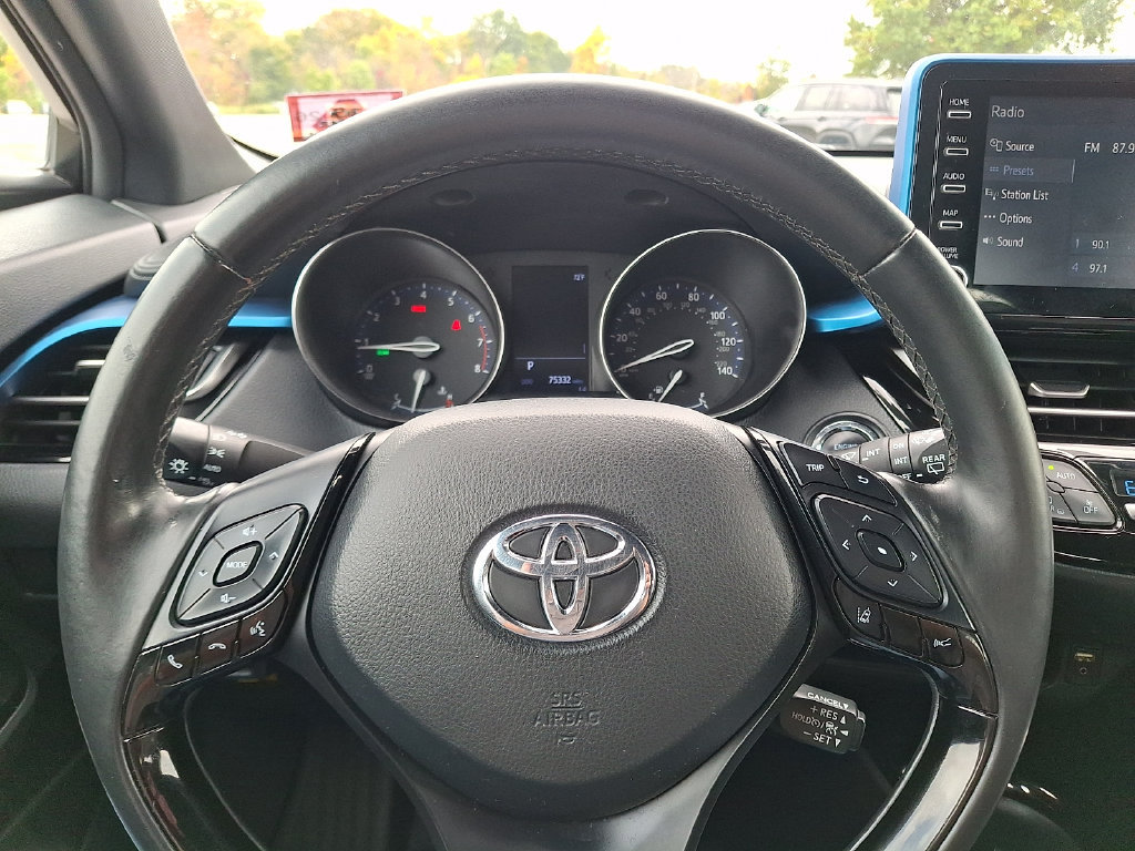 Used 2019 Toyota C-HR XLE FWD image 18