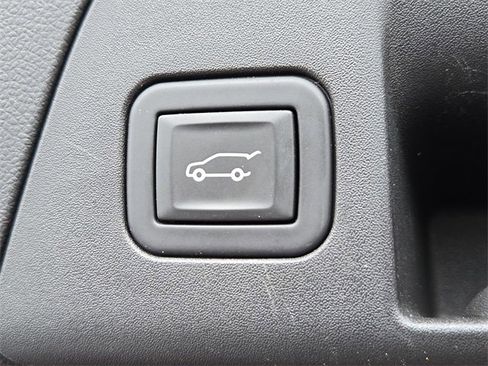 Used 2023 Buick Envision Avenir image 33