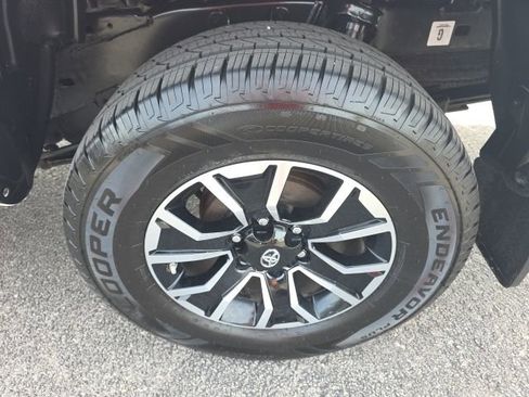 Used 2020 Toyota Tacoma TRD Sport w/ Technology Package image 7