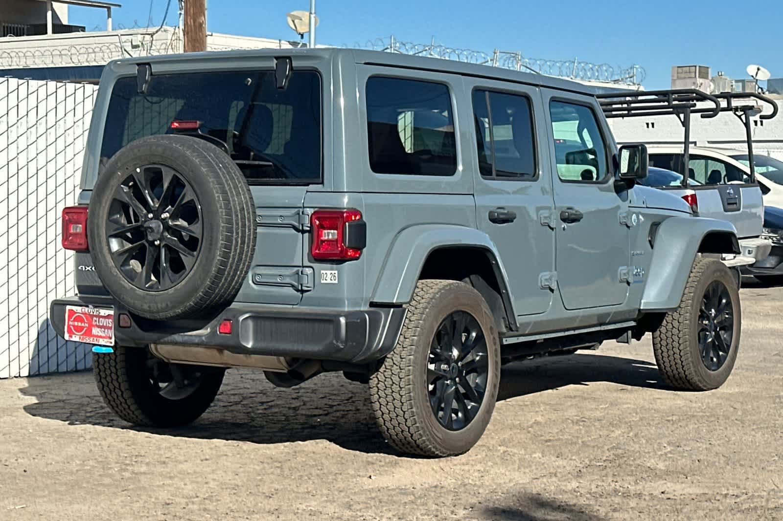Used 2024 Jeep Wrangler Unlimited Sahara AWD/4WD image 3