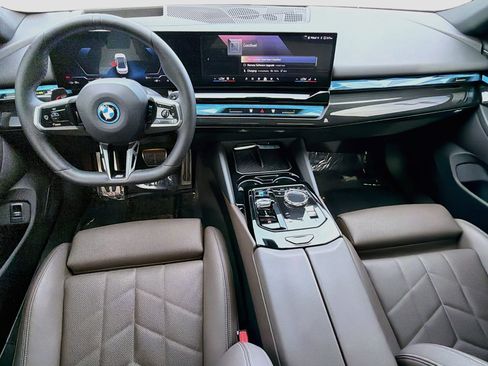 Certified 2024 BMW i5 eDrive40i w/ Executive Package RWD image 16
