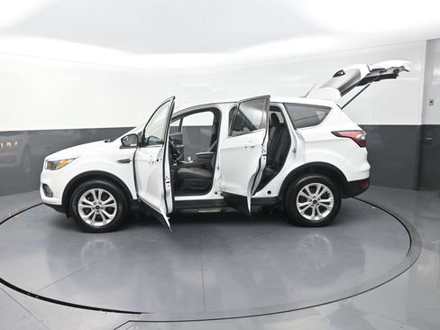 Used 2017 Ford Escape SE AWD/4WD image 32