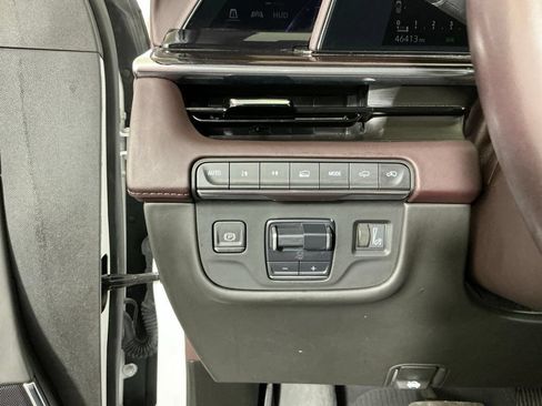 Used 2023 Cadillac Escalade ESV Sport Platinum w/ LPO, ONYX Package AWD/4WD image 16