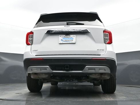Used 2023 Ford Explorer XLT w/ Equipment Group 202A AWD/4WD image 35