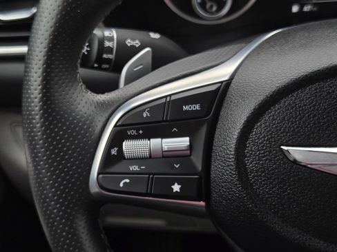 Used 2023 Genesis G70 2.0T RWD image 23