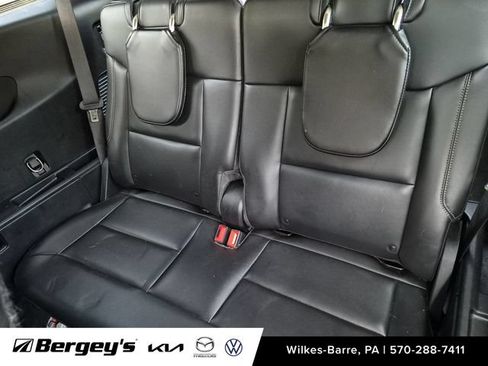 Used 2021 Ford Explorer XLT w/ Equipment Group 202A AWD/4WD image 25