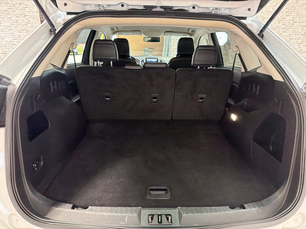Used 2024 Ford Edge SEL AWD/4WD image 13