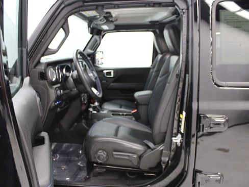 Used 2023 Jeep Wrangler Unlimited Rubicon 4xe w/ Cold Weather Group AWD/4WD image 16