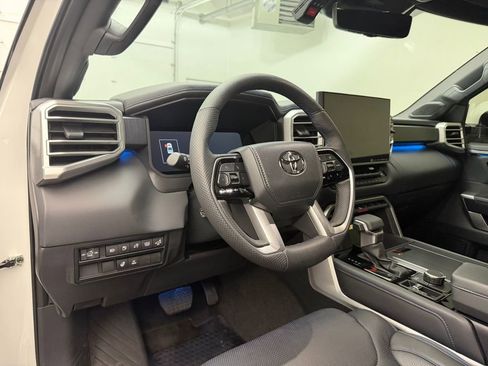 Used 2022 Toyota Tundra Platinum AWD/4WD image 4