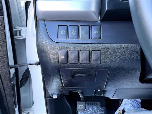 Used 2019 Toyota Highlander XLE image 31