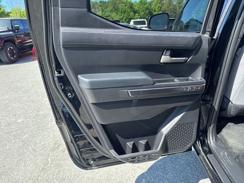 Used 2025 Toyota Tacoma TRD Sport AWD/4WD image 27
