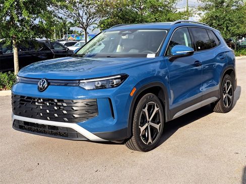 New 2026 Volkswagen Tiguan SE image 3