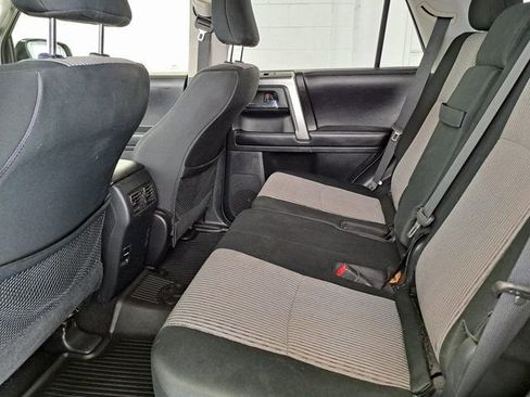 Used 2018 Toyota 4Runner SR5 AWD/4WD image 23