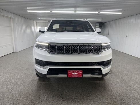 Used 2022 Jeep Grand Wagoneer Series III w/ Rear Seat Video Group 1 image 2