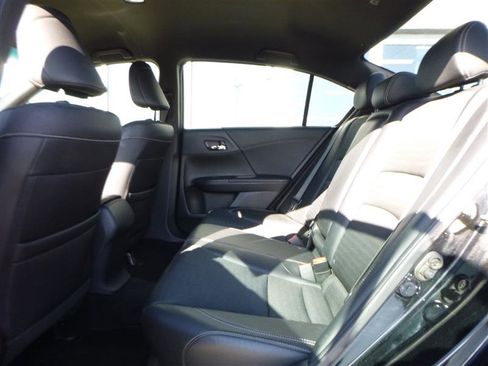 Used 2016 Honda Accord Sport image 6