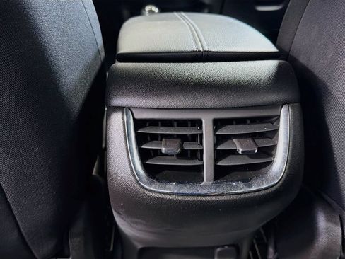 Used 2019 Chevrolet Malibu LT FWD image 25