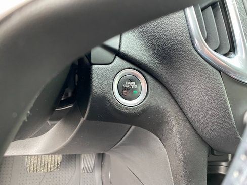 Used 2020 Chevrolet Equinox LT image 28