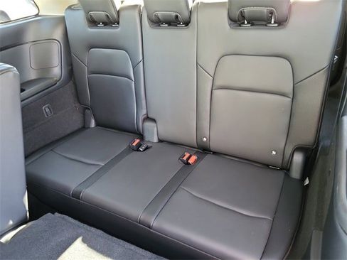 Certified 2024 Nissan Pathfinder SL image 29