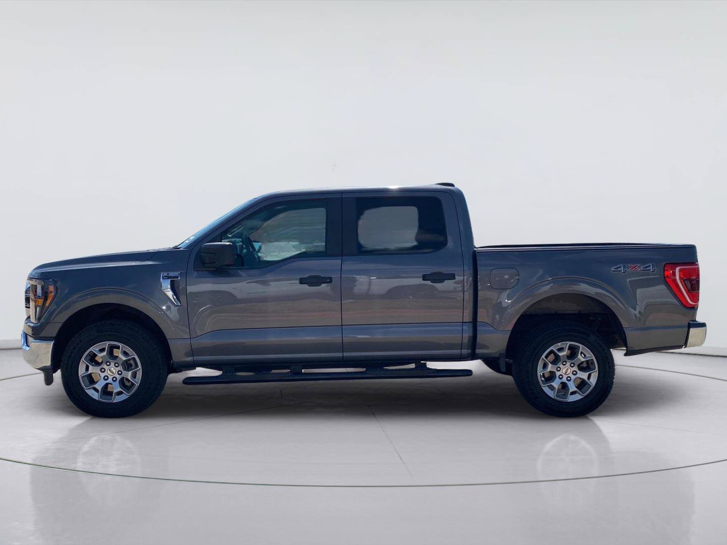 Used 2023 Ford F150 XLT AWD/4WD image 2