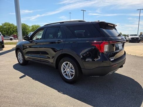 New 2026 Ford Explorer Active w/ Active Comfort Package RWD image 9