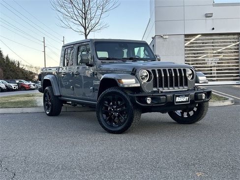 Used 2023 Jeep Gladiator Overland image 1