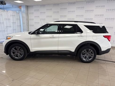Certified 2023 Ford Explorer XLT w/ Equipment Group 202A AWD/4WD image 2