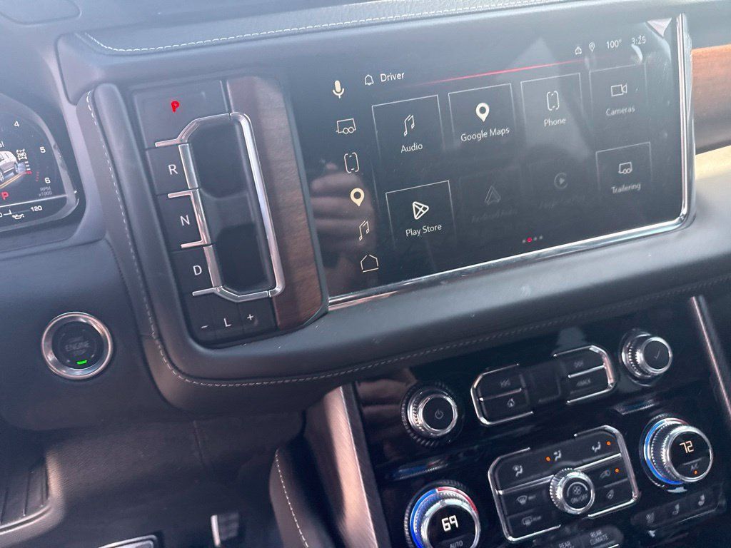 Used 2024 GMC Yukon XL Denali Ultimate AWD/4WD image 5