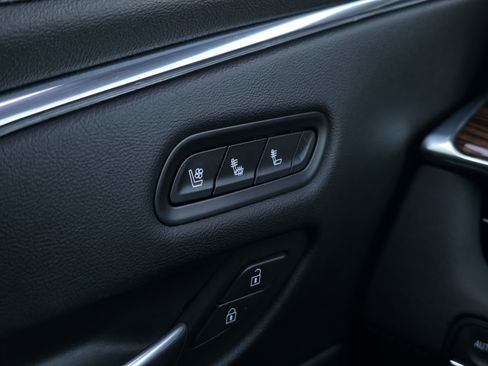 Used 2021 Cadillac Escalade Premium Luxury w/ Driver Assist Tech Package image 31