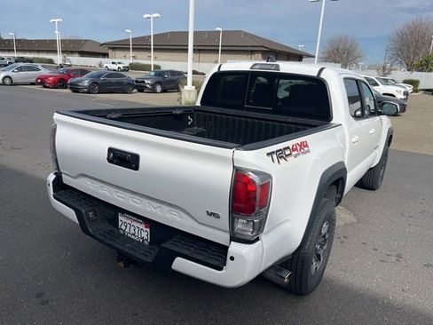 Used 2021 Toyota Tacoma TRD Off-Road w/ Technology Package image 5
