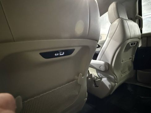 Used 2021 Chrysler Pacifica Limited w/ Premium & Safety Sphere Group image 31