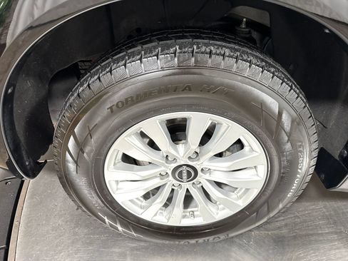 Used 2023 Nissan Armada SV AWD/4WD image 13