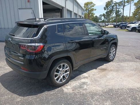 Used 2022 Jeep Compass Latitude AWD/4WD image 5