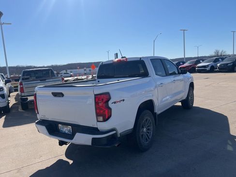 Used 2024 Chevrolet Colorado LT w/ LT Convenience Package II image 13