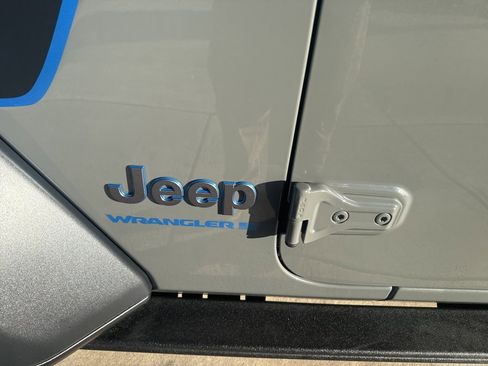 Used 2023 Jeep Wrangler Unlimited Rubicon 4xe image 28